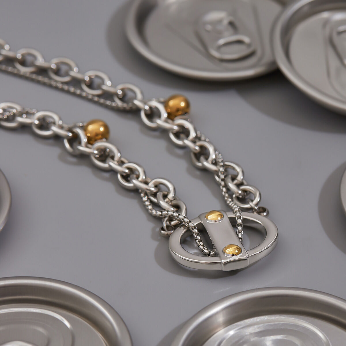 1 pezzo moderno geometrico in acciaio inossidabile impermeabile color oro collana con ciondolo da donna Immagine5