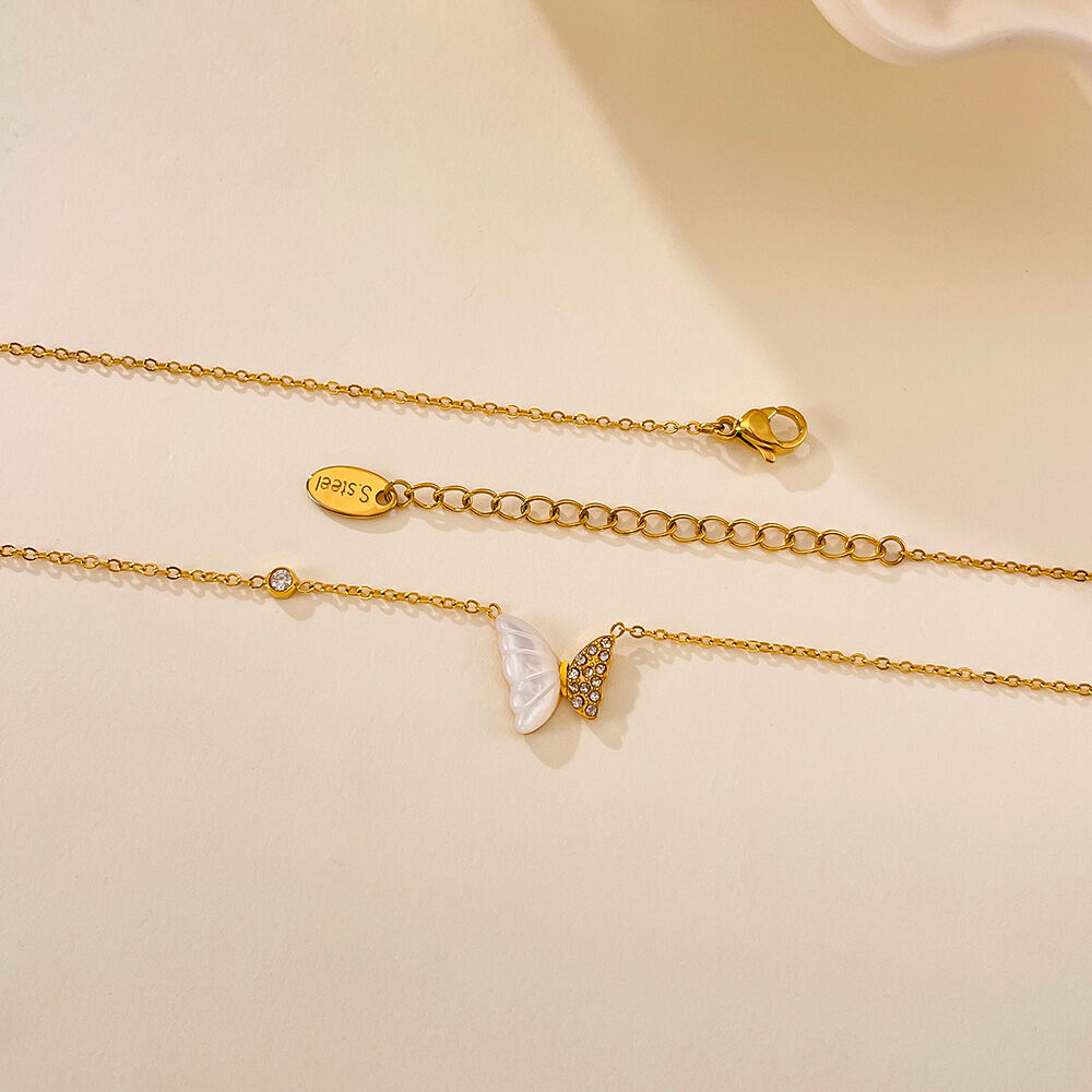 1 pezzo di collana con ciondolo a forma di farfalla in acciaio inossidabile impermeabile color oro da donna Immagine4
