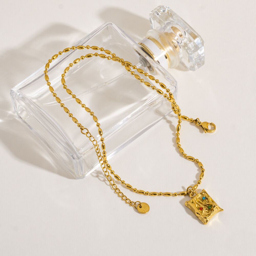 Vintage and Elegant Stainless Steel Waterproof Pendant Necklace for Women Picture4