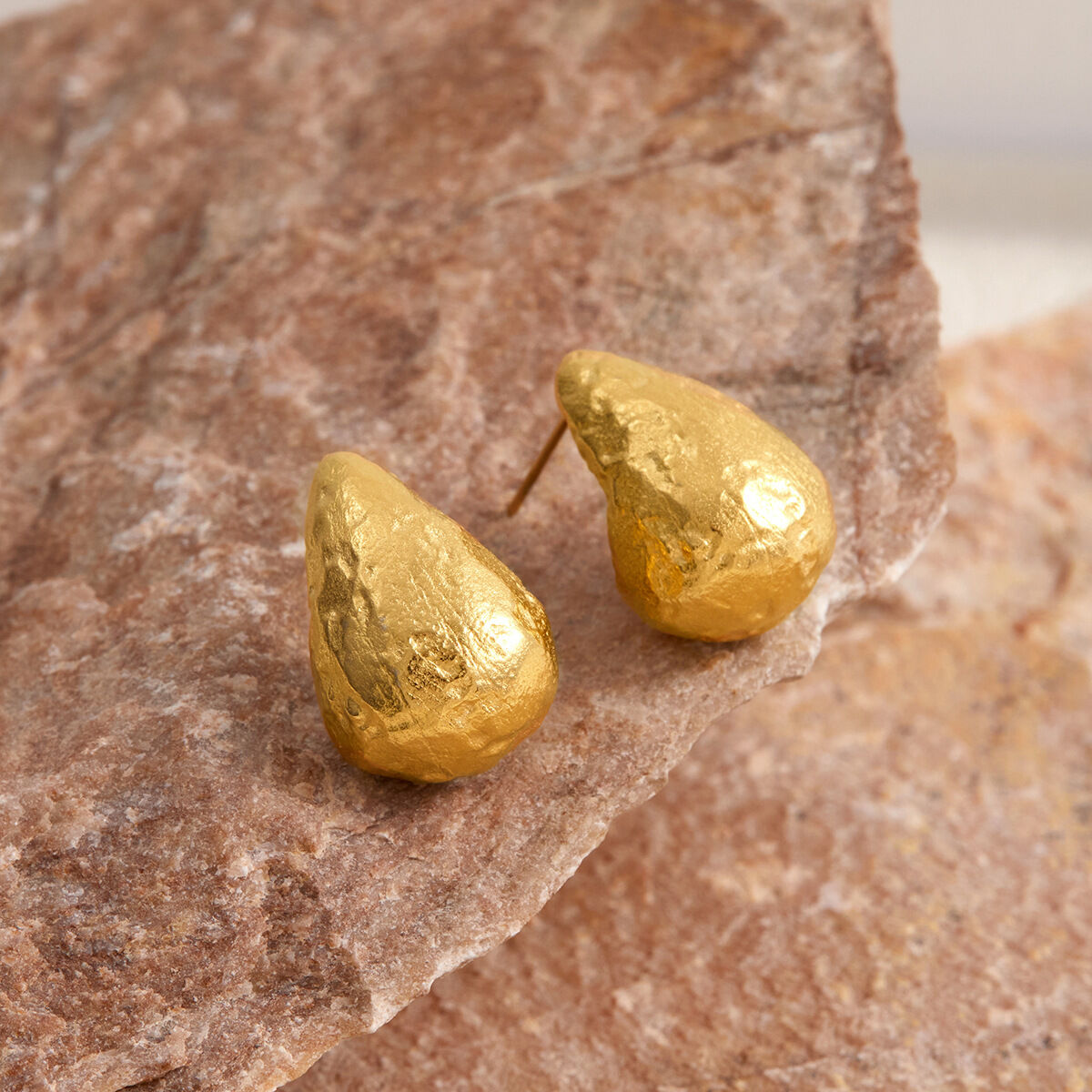 1 paio di eleganti orecchini a bottone in acciaio inossidabile a forma di goccia color oro impermeabili h5 Immagine6