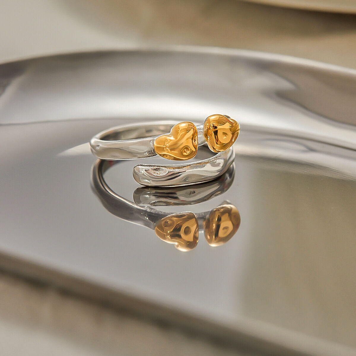 Anillos llamativos de acero inoxidable con forma de corazón, de 1 pieza, resistentes al agua, en color dorado y plateado. 2