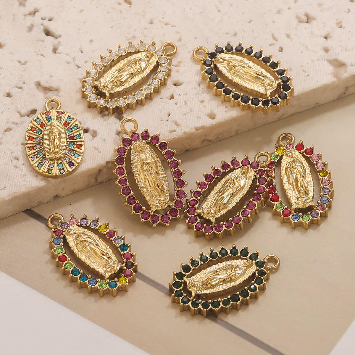1 pezzo fai da te Madonna in acciaio inossidabile impermeabile color oro per donna Immagine4