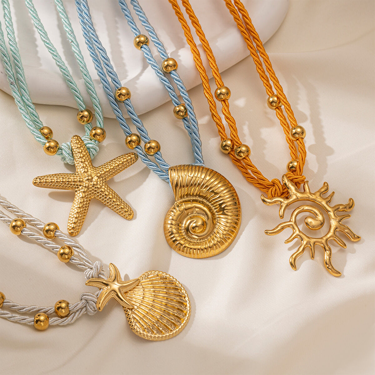 Collier tressé en acier inoxydable doré, imperméable, en forme d'étoile de mer (1 pièce)