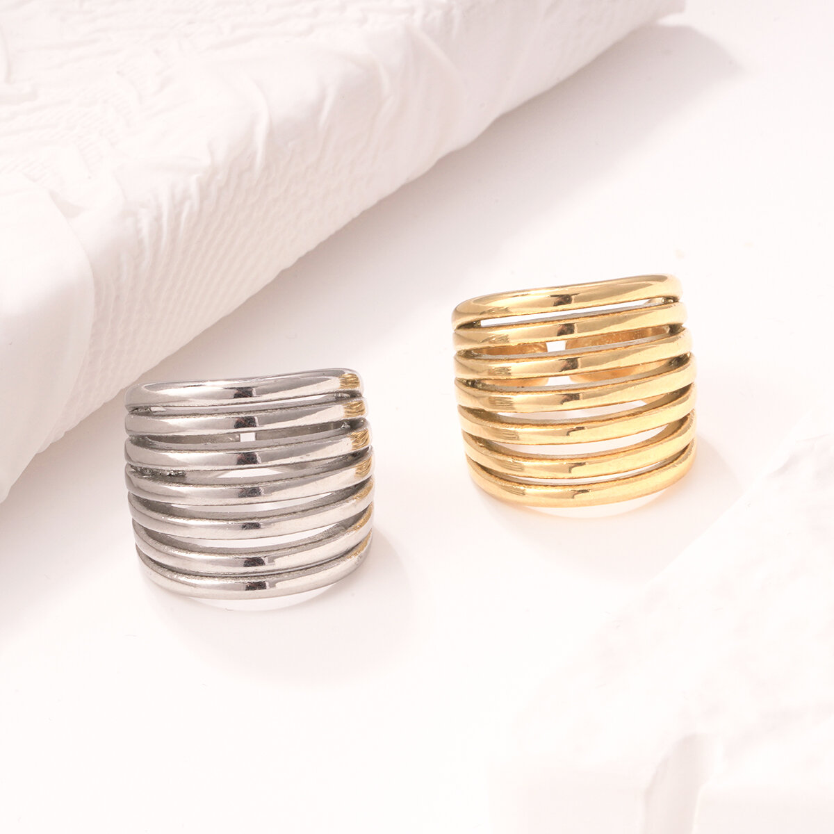 1 stuk Simple Series Daily Strip roestvrijstalen waterdichte statement ring in goudkleur h5 Afbeelding3