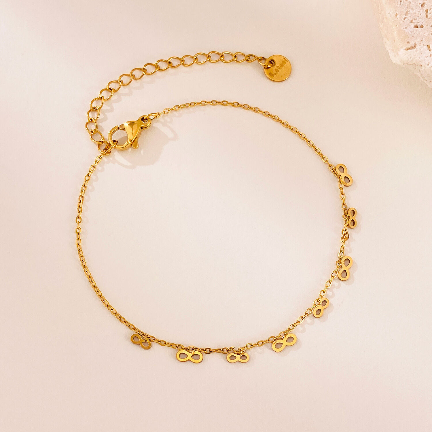 Braccialetti a catena da donna color oro impermeabili in acciaio inossidabile con simbolo dell'infinito personalizzabili da 1 pezzo Immagine2
