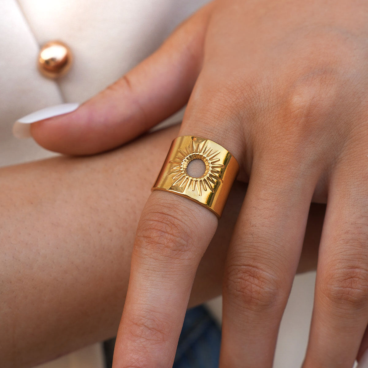 Anillo minimalista de acero inoxidable, resistente al agua, color dorado, de la serie Simple Sun, de 1 pieza h5 Imagen3