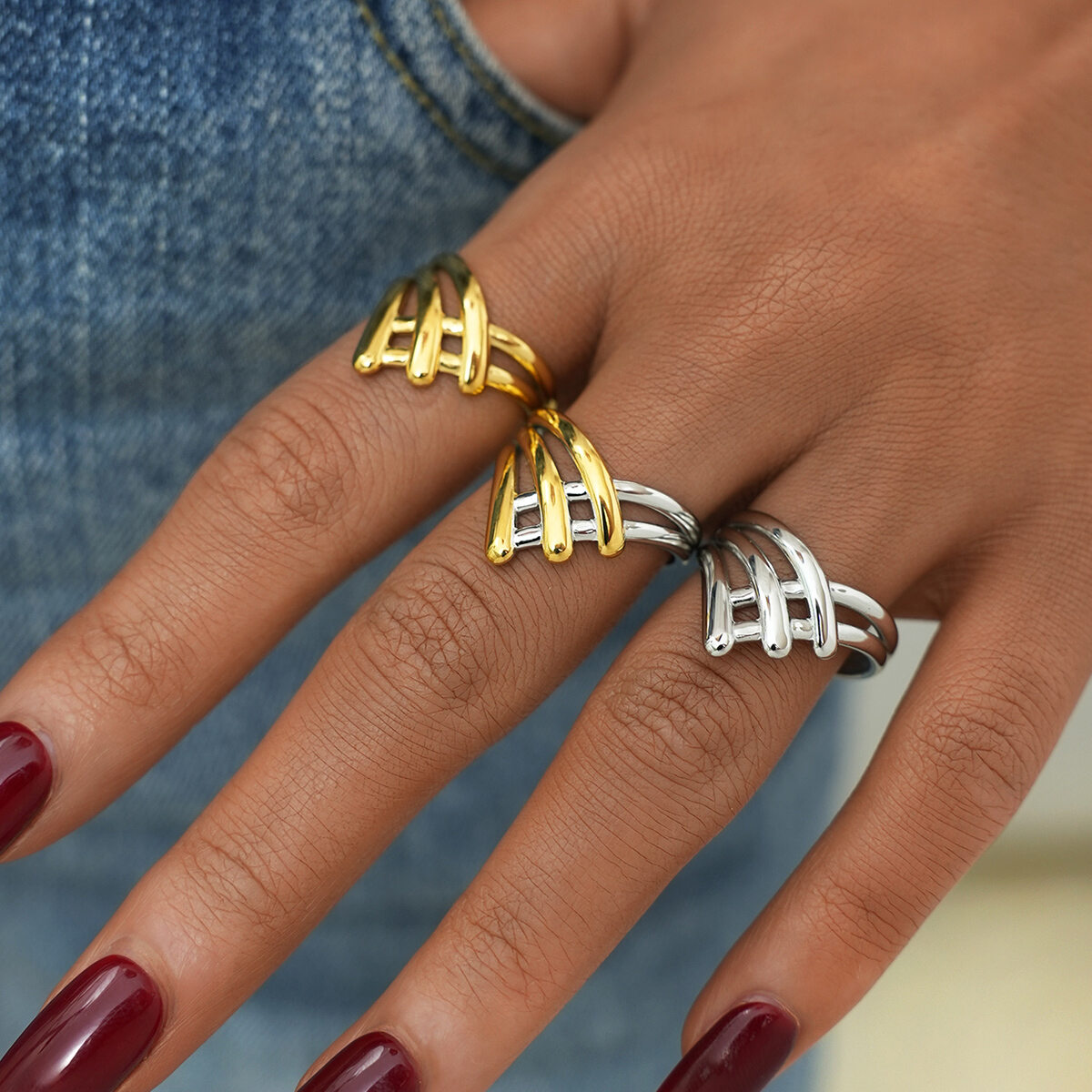 Anelli minimalisti color oro impermeabili in acciaio inossidabile dalla forma irregolare, casual e semplice, da 1 pezzo Immagine5