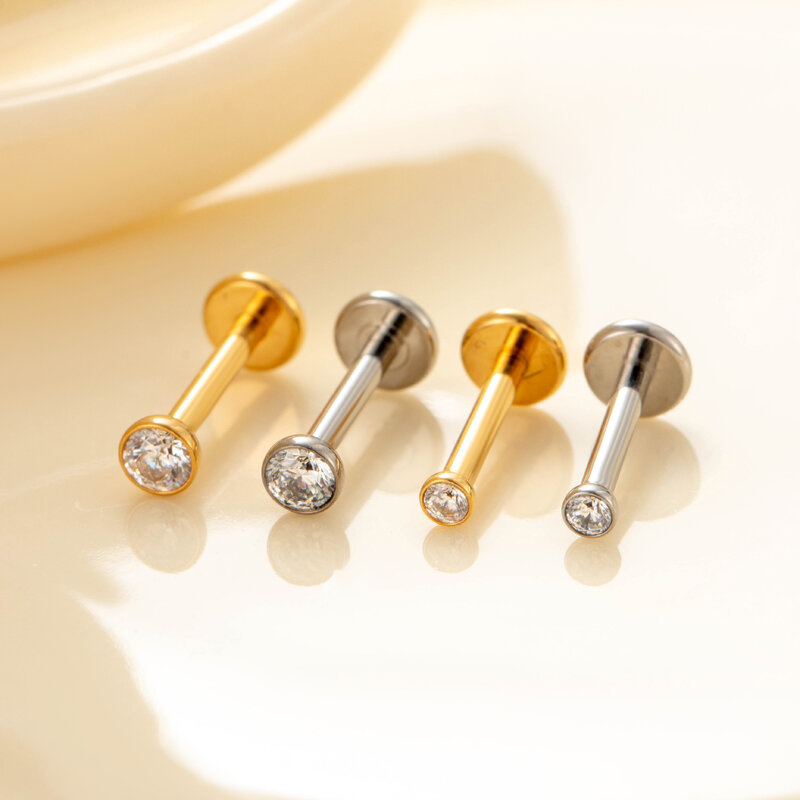 1 pezzo di orecchino piercing in lega di titanio color oro
