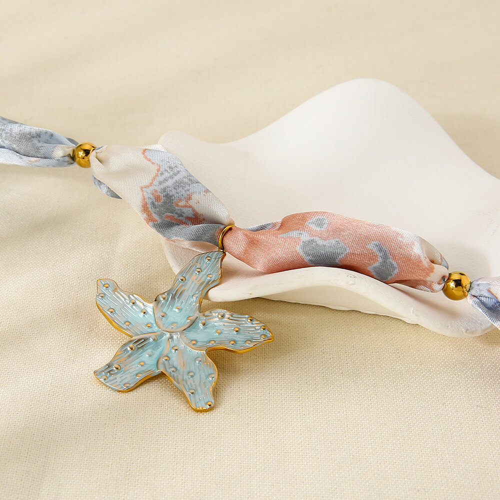 1 Piece Romantic Fabric Flower Pendant Necklace 2