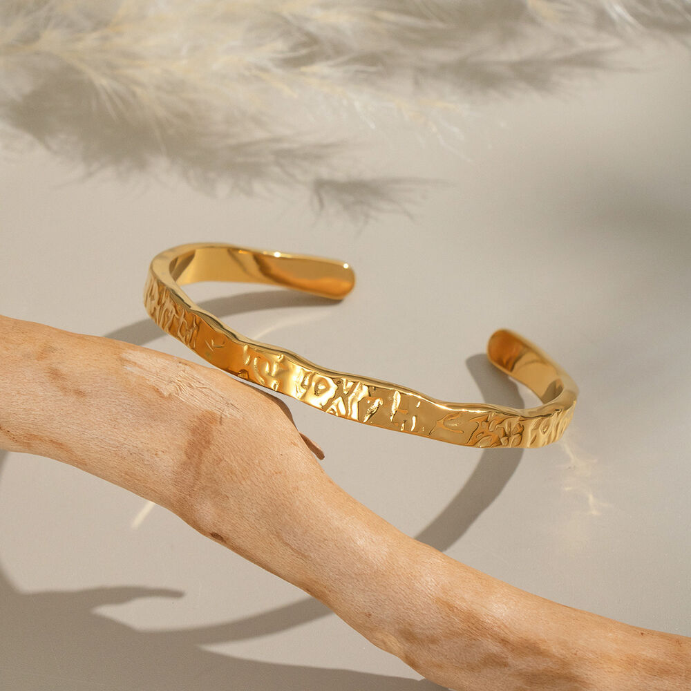 1 Piece Hammer Pattern Stainless Steel Waterproof Gold Color Cuff Bangle Picture4