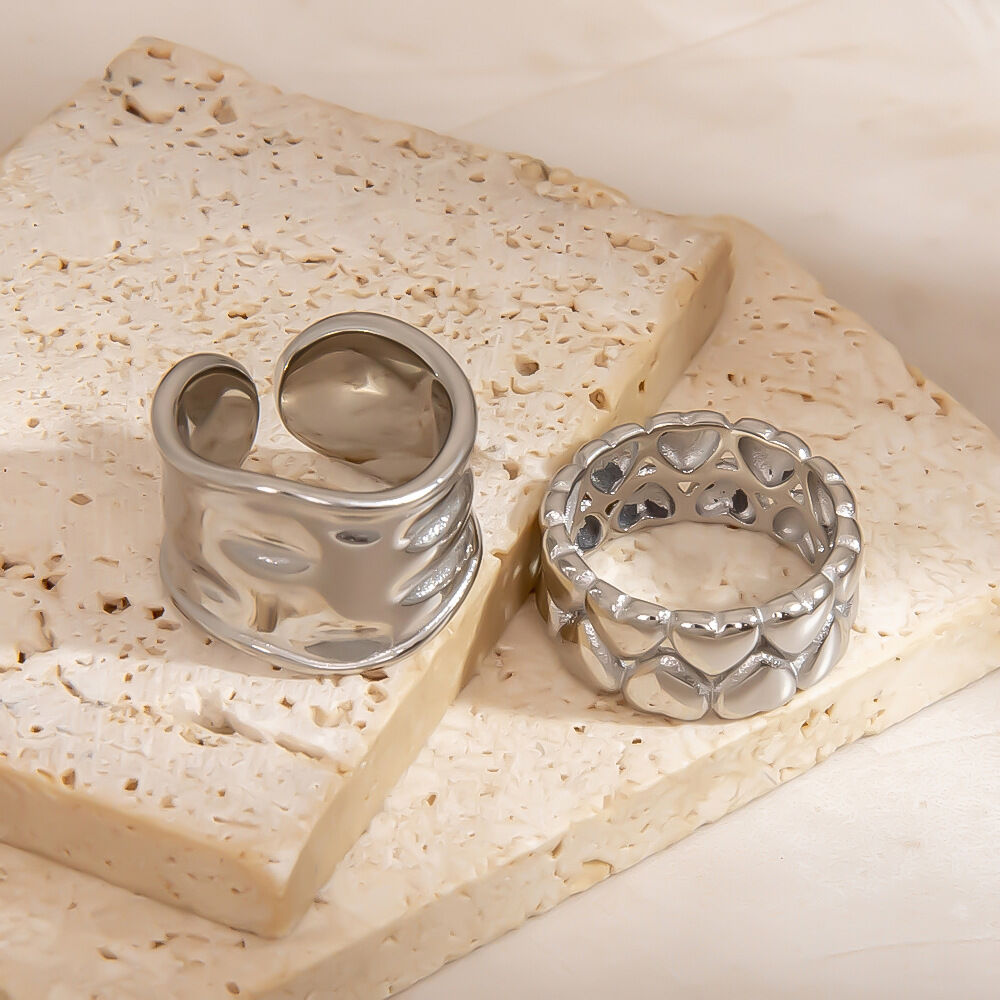 Bague simple et décontractée en acier inoxydable de forme irrégulière 2