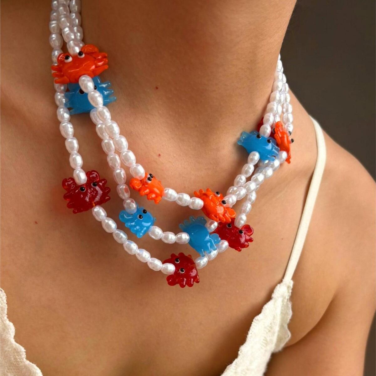 Collar de perlas de cangrejo esmaltadas de 1 pieza