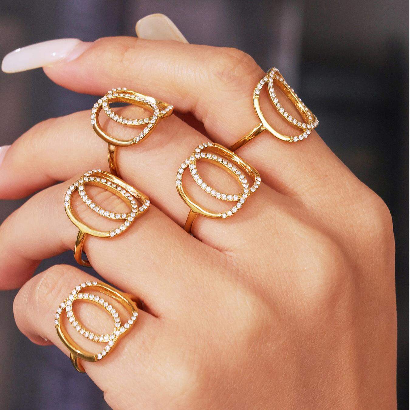 1 stuk klassieke Infinity waterdichte roestvrijstalen statement ring met goudkleurige zirkonia