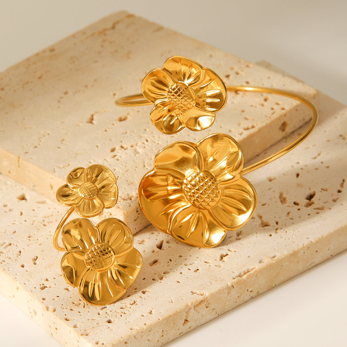 1 Piece Elegant Flower Stainless Steel Waterproof Gold Color Women's Bangles Picture7