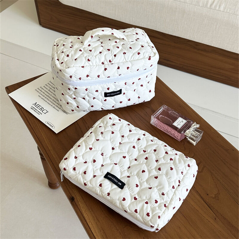 Bolsa de maquillaje clásica para mujer de 1 pieza con estampado completo y temática de corazones Imagen3