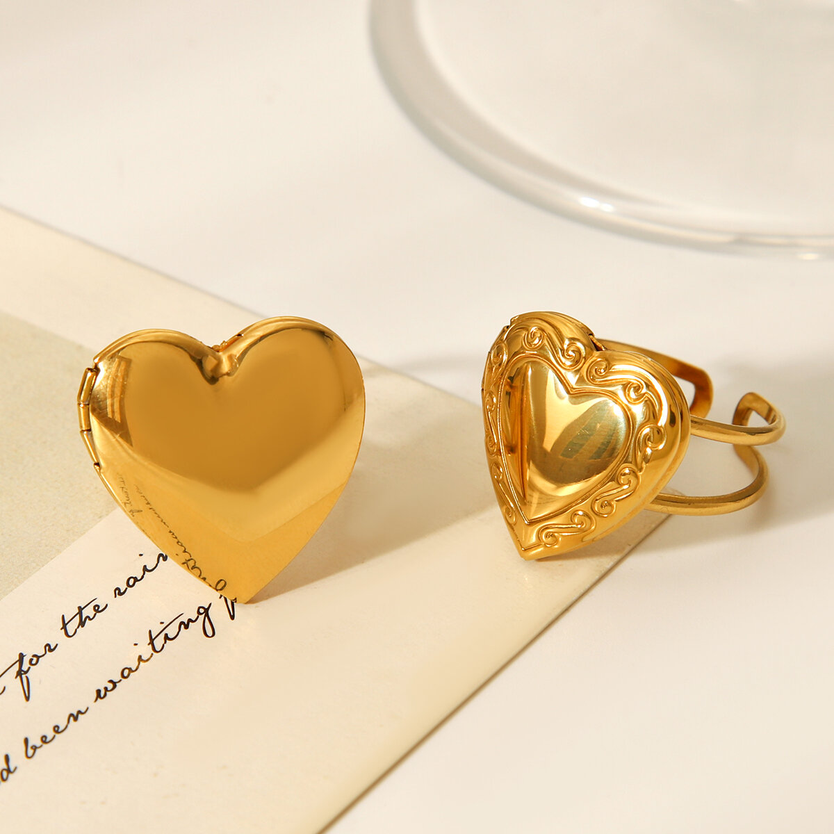 1 stuk eenvoudige serie dagelijkse hartvormige, waterdichte, roestvrijstalen statement ring in goudkleur Afbeelding4
