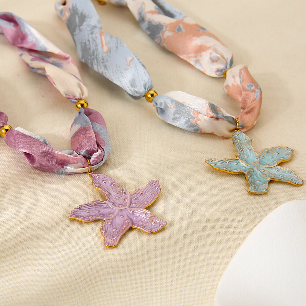1 Piece Romantic Fabric Flower Pendant Necklace