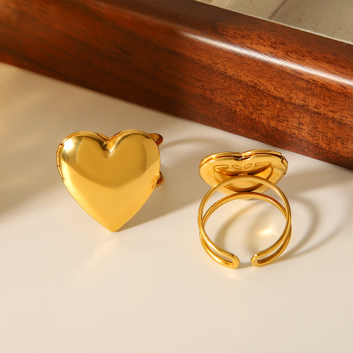 1 stuk eenvoudige serie dagelijkse hartvormige, waterdichte, roestvrijstalen statement ring in goudkleur Afbeelding6