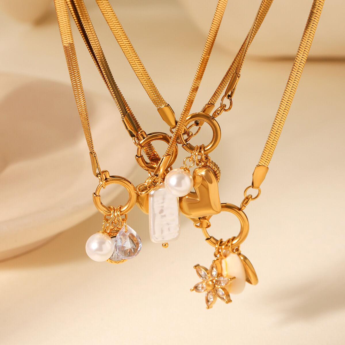 Simple  Daily Flower Stainless Steel Waterproof Gold Color Pearl Women's Pendant Necklaces Picture3
