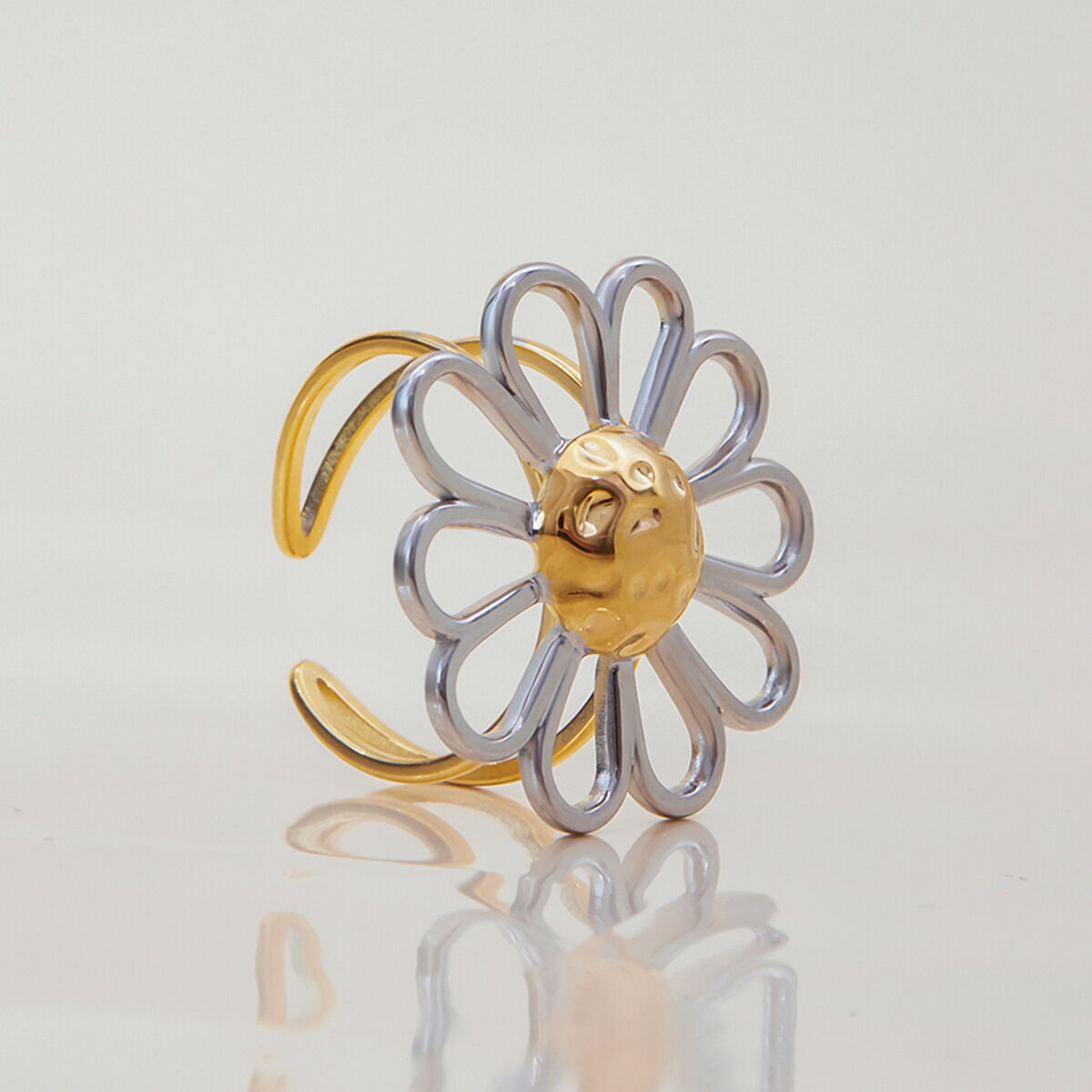 1 pezzo di anelli minimalisti in acciaio inossidabile con fiore color oro impermeabile Immagine6
