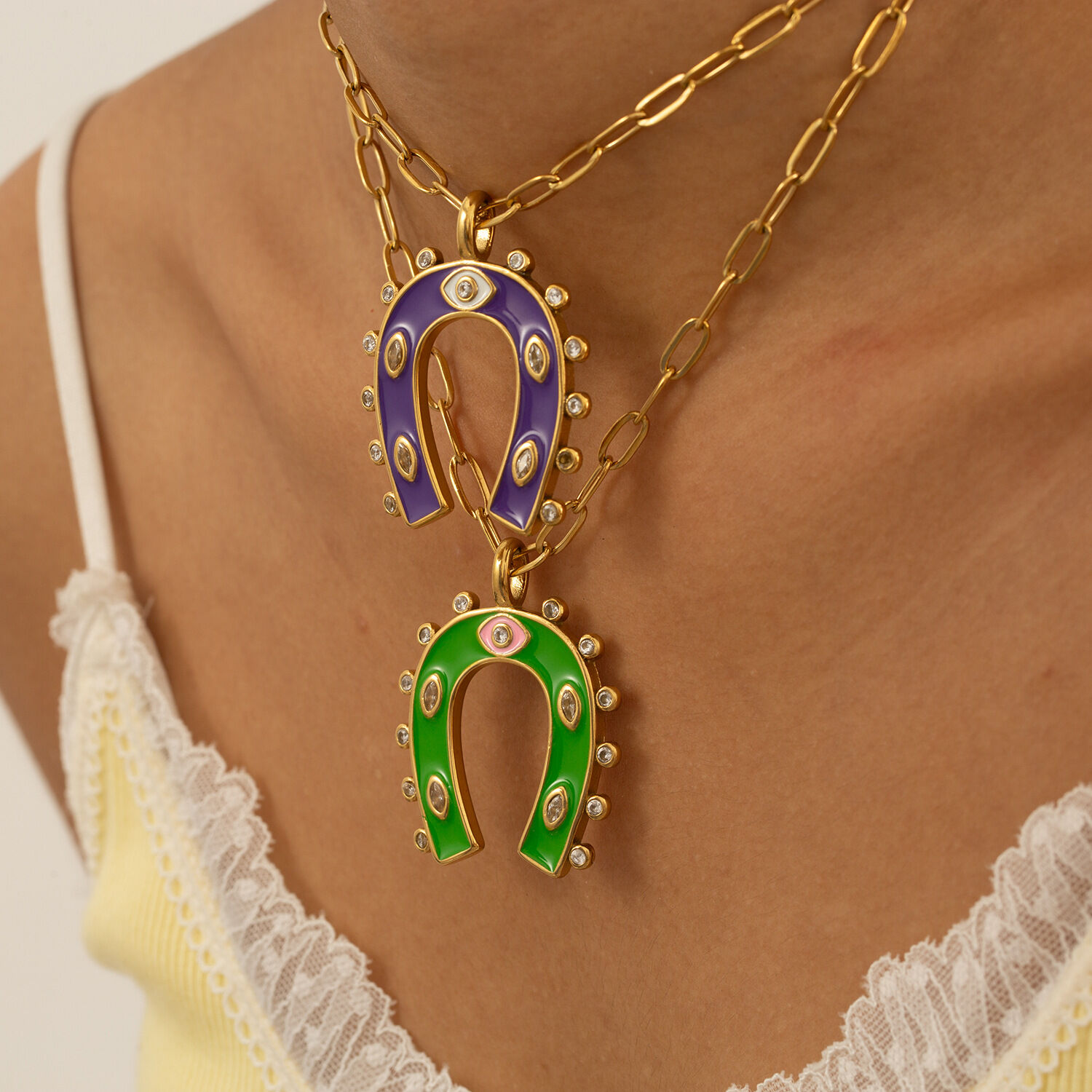1 Piece Retro Horseshoe-shaped Stainless Steel Waterproof Gold Color Women's Pendant Necklaces Picture2