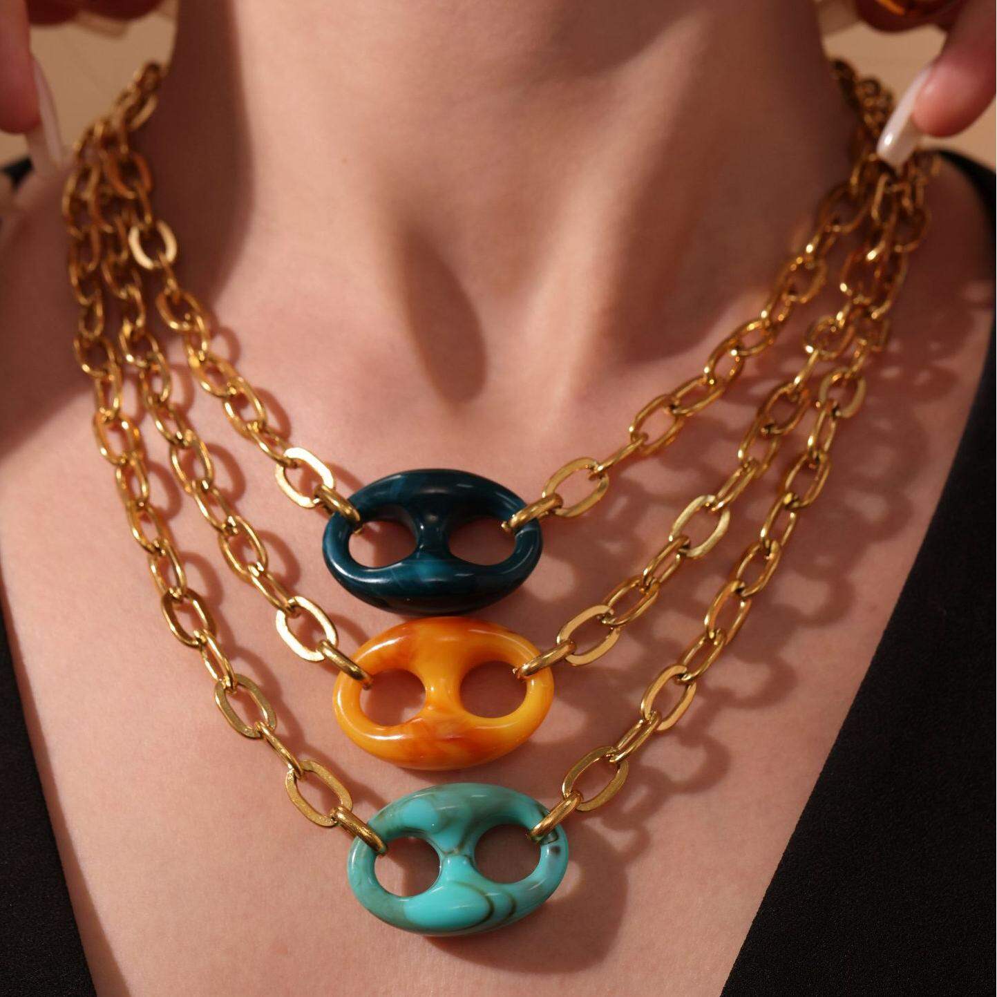 1 collar con colgante de acero inoxidable dorado resistente al agua con forma irregular elegante para mujer h5 Imagen4