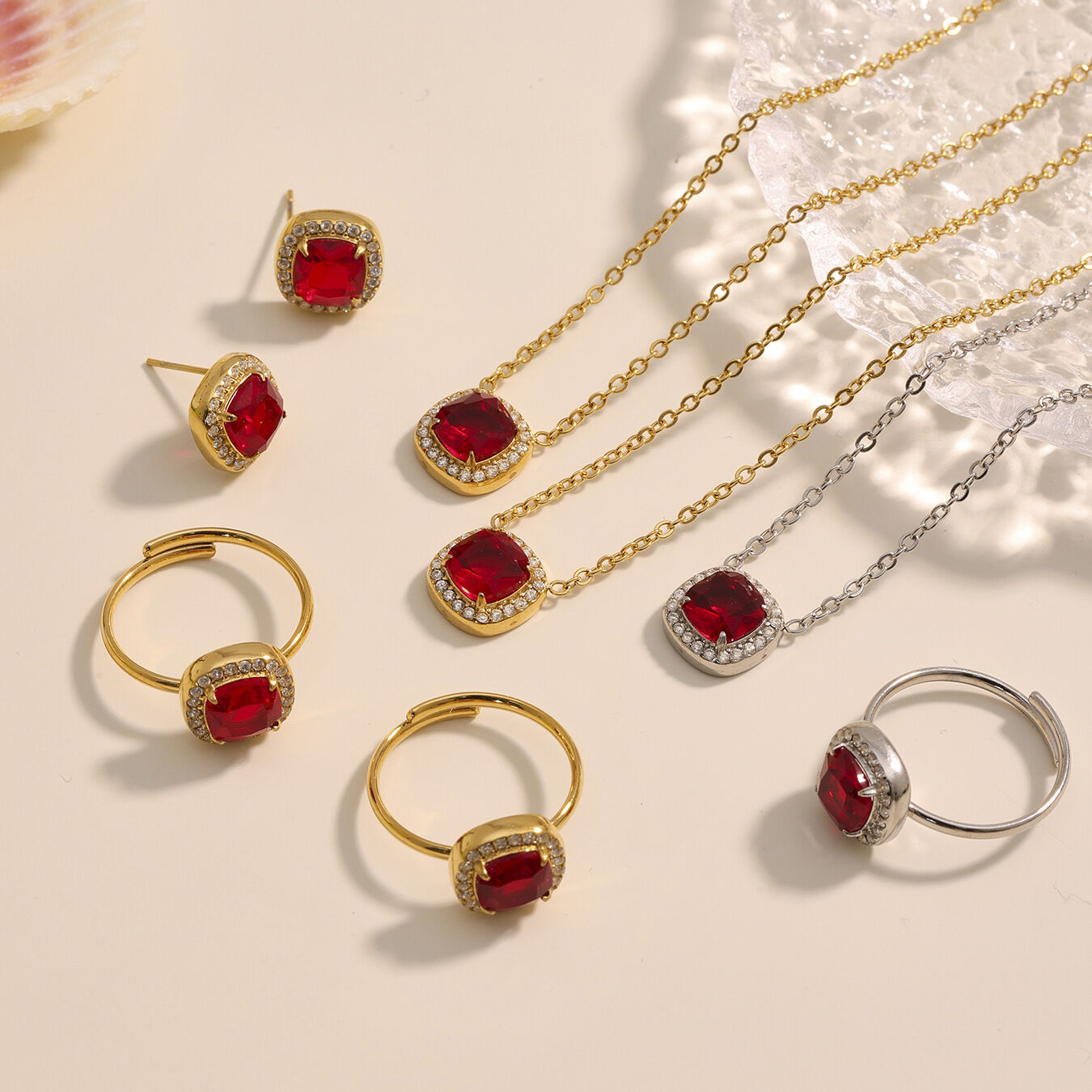 1-teiliges klassisches quadratisches Schmuckset aus wasserdichtem Edelstahl in Goldfarbe mit rotem Zirkonia für Damen 2