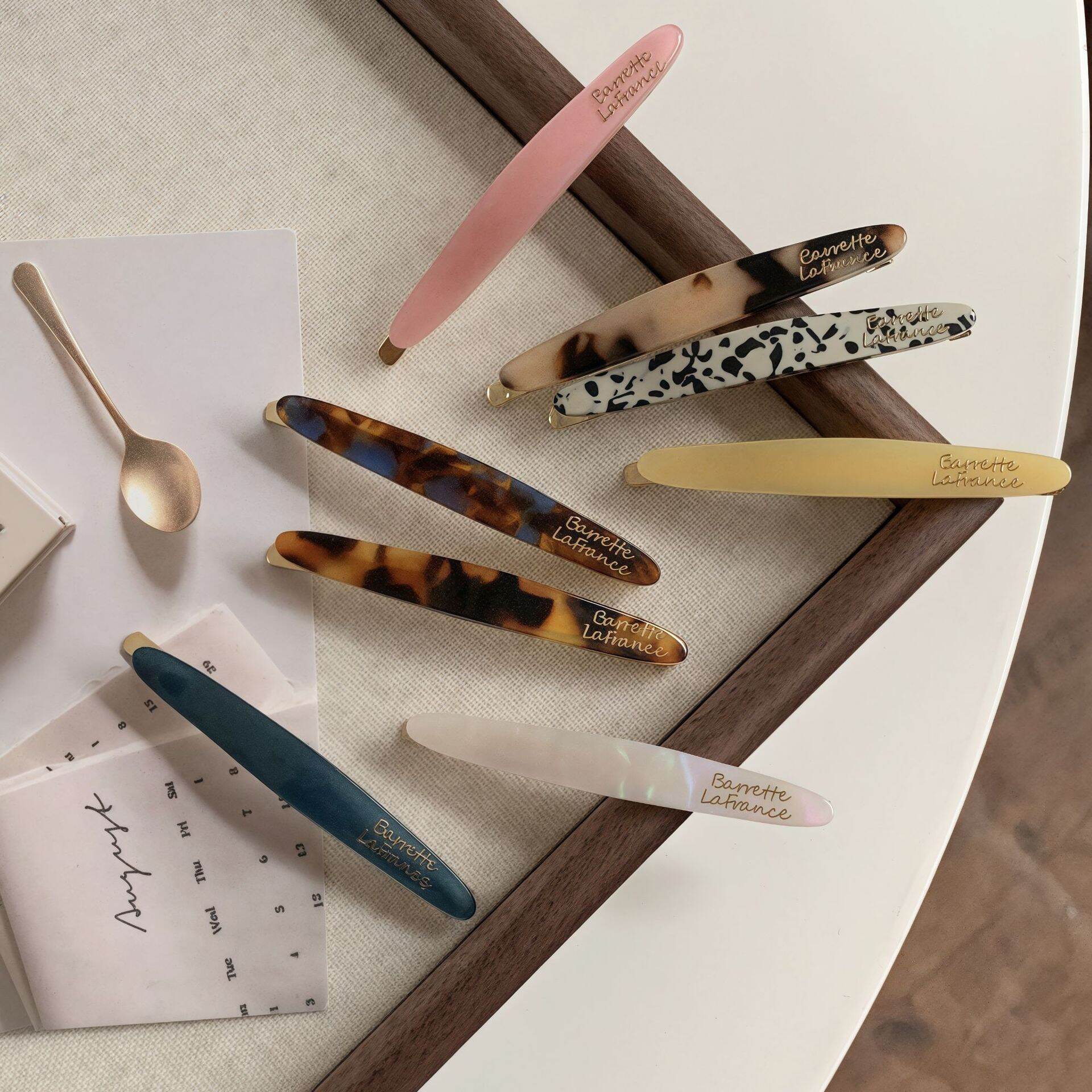 1 Piece Retro Daily Oval Cellulose Acetate Sheet Women's Hair Clips 2