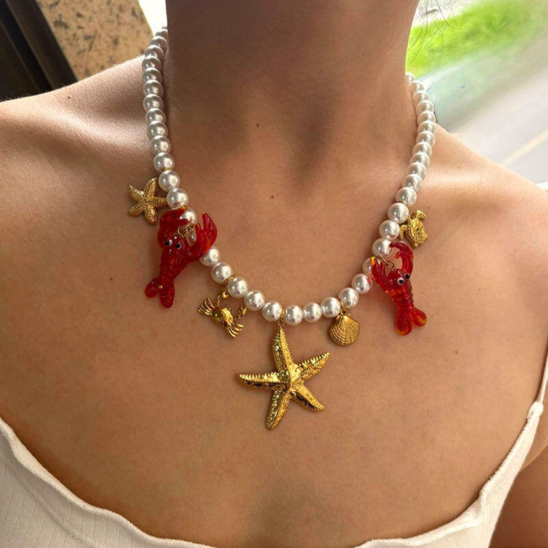 Collana con perline a forma di aragosta in smalto, 1 pezzo