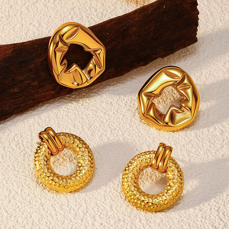 1 Pair Classic Hammer Pattern Stainless Steel Waterproof Gold Color Stud Earrings 2