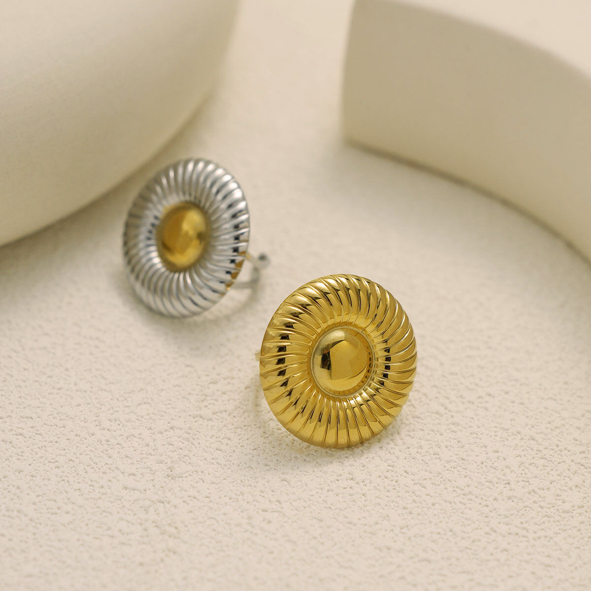 Anelli minimalisti color oro impermeabili in acciaio inossidabile con cerchio casual, serie semplice, 1 pezzo h5 Immagine4