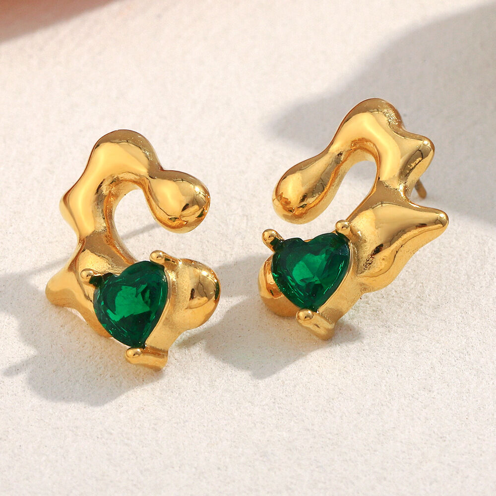 1 Pair Luxurious Series Heart Shape Stainless Steel Waterproof Gold Color Women's Stud Earrings h5 Picture3