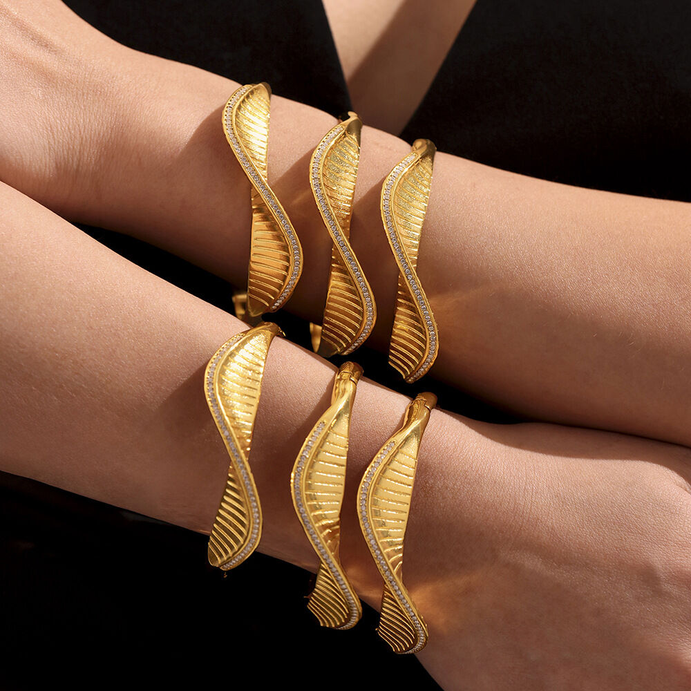 Braccialetti da donna color oro impermeabili in acciaio inossidabile a spirale classica da 1 pezzo Immagine4