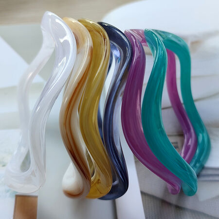 Simple Series Retro Irregular Shape Gradient Color Acrylic Women's Bangles 2