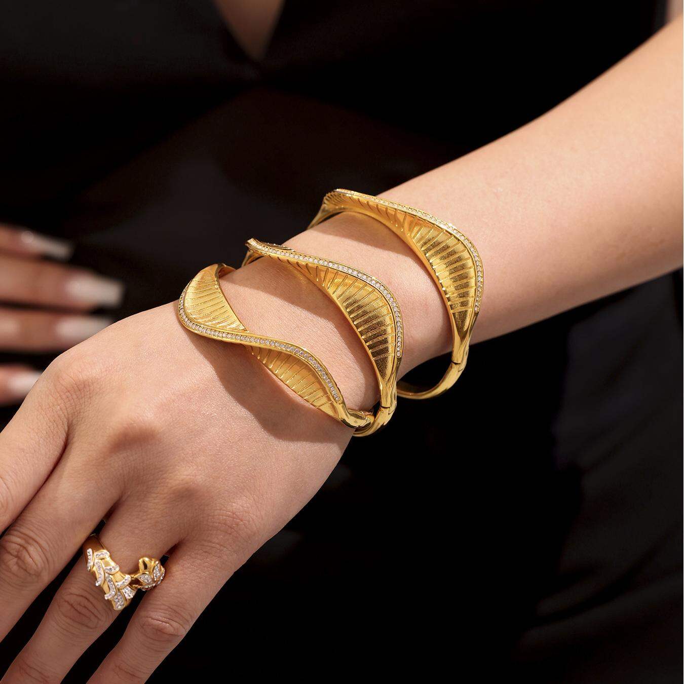 Braccialetti da donna color oro impermeabili in acciaio inossidabile a spirale classica da 1 pezzo h5 Immagine6