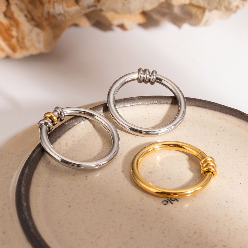 Minimalist Lightweight Stainless Steel Waterproof Women's Rings h5Picture3
