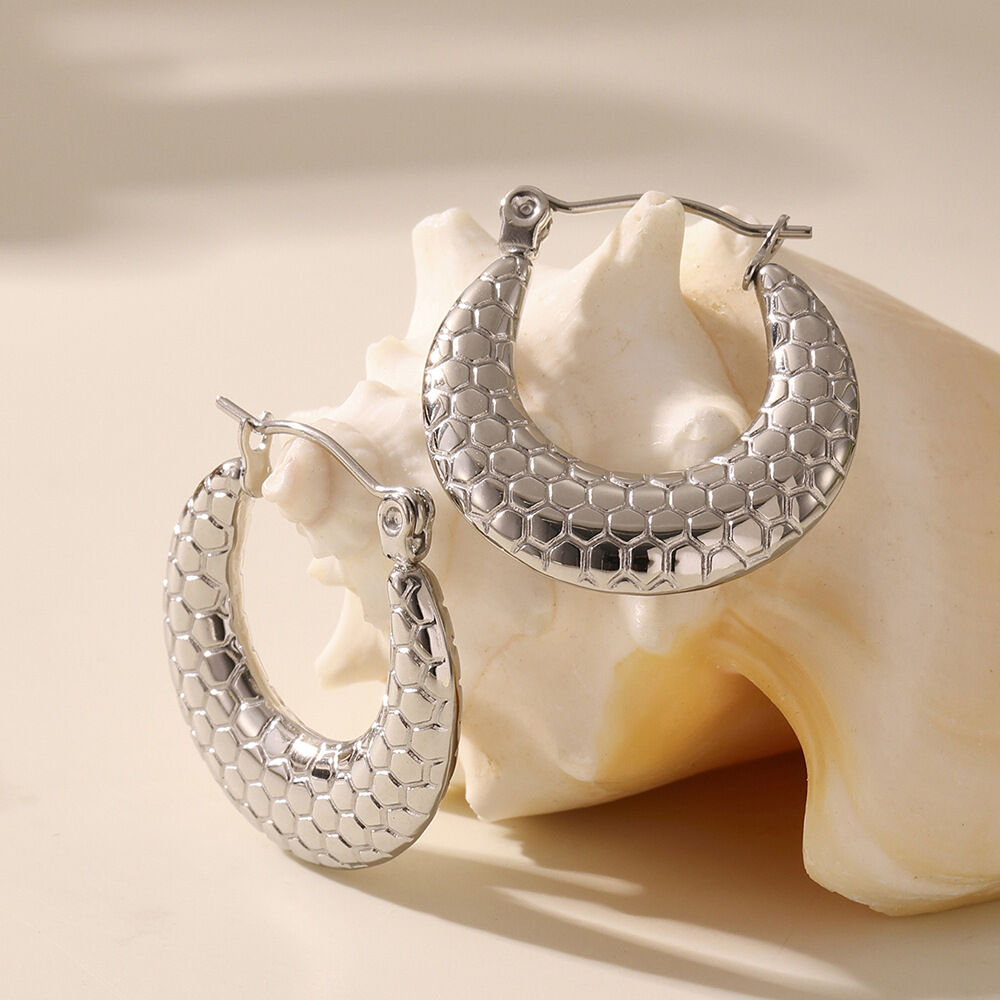 1 Pair Simple Honeycomb Print Stainless Steel Waterproof Gold Color Women's Hoop Earrings Picture3