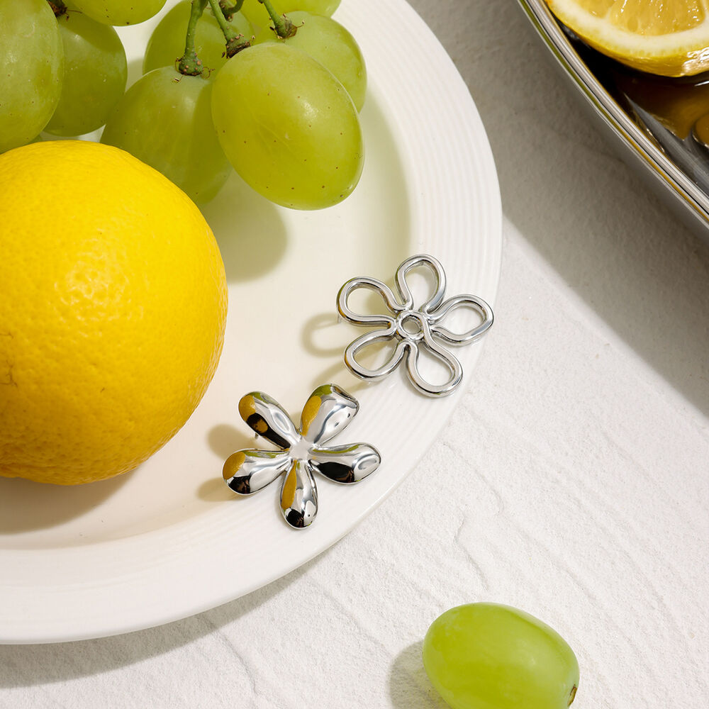 1 Pair Classic Flower Stainless Steel Waterproof Gold Color Women's Stud Earrings h5Picture5