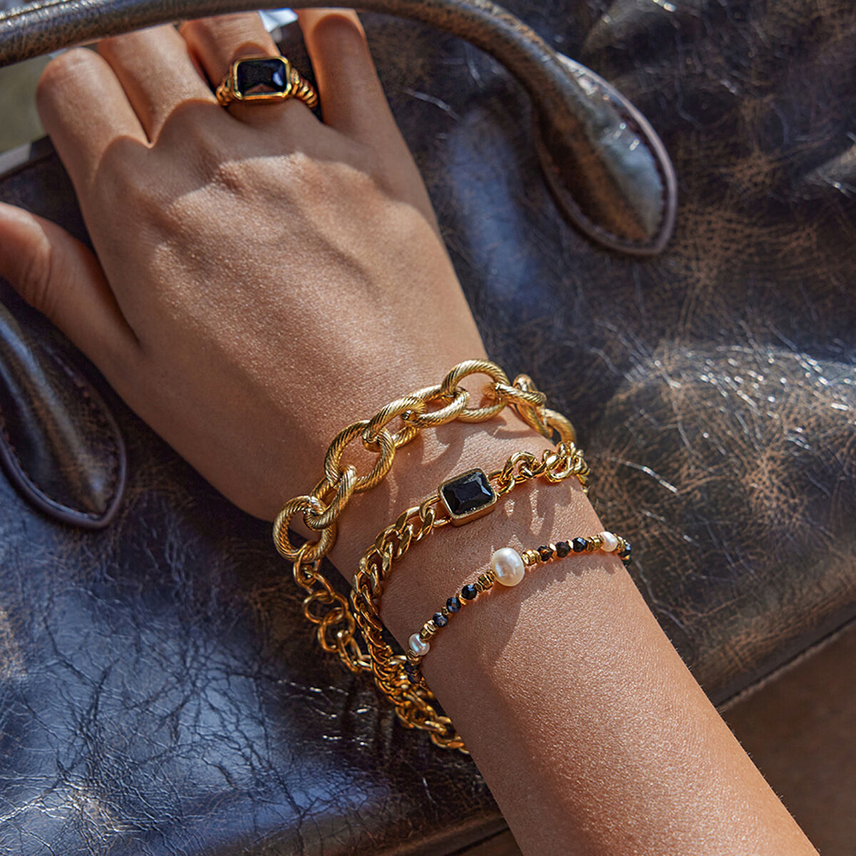 Braccialetti a catena da donna color oro impermeabili in acciaio inossidabile con torsione classica da 1 pezzo Immagine5