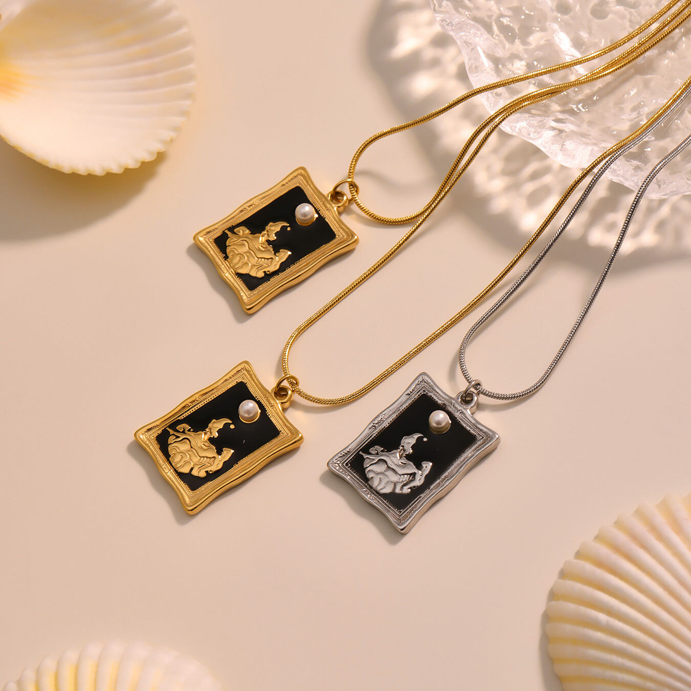 1 Piece Retro Rectangle Stainless Steel Waterproof Gold Color Women's Layered Necklaces 2