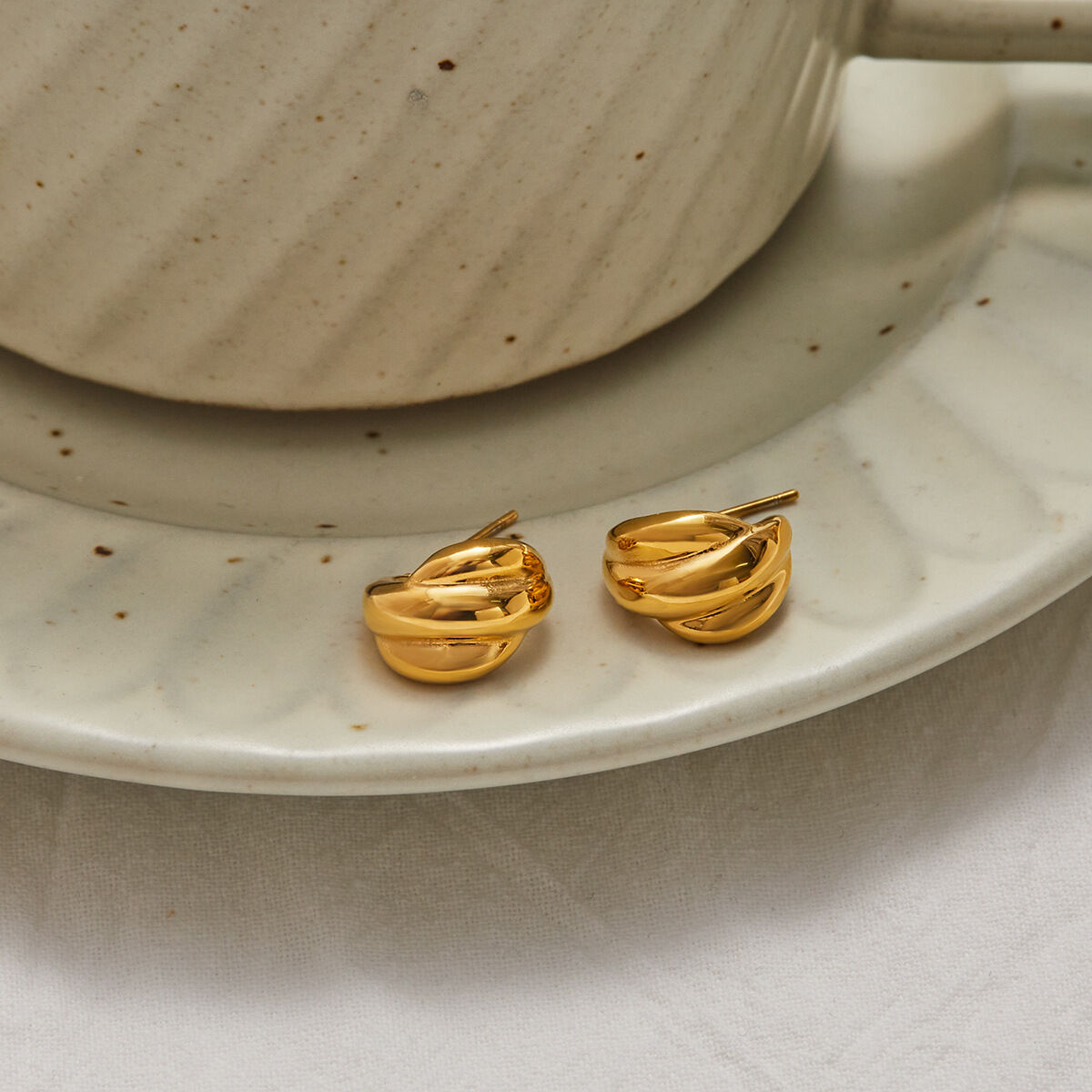 1 paire de boucles d'oreilles créoles simples à torsion en acier inoxydable étanche couleur or pour femmes h5Image4