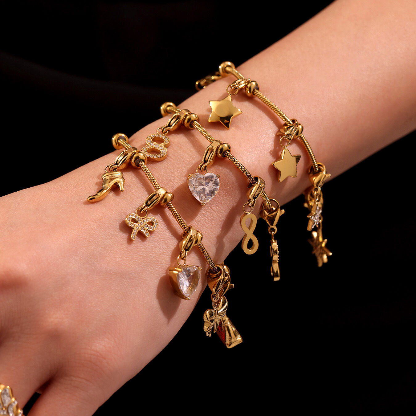 Braccialetti con ciondolo da donna color oro impermeabile in acciaio inossidabile a forma di cuore delicato, 1 pezzo h5 Immagine5