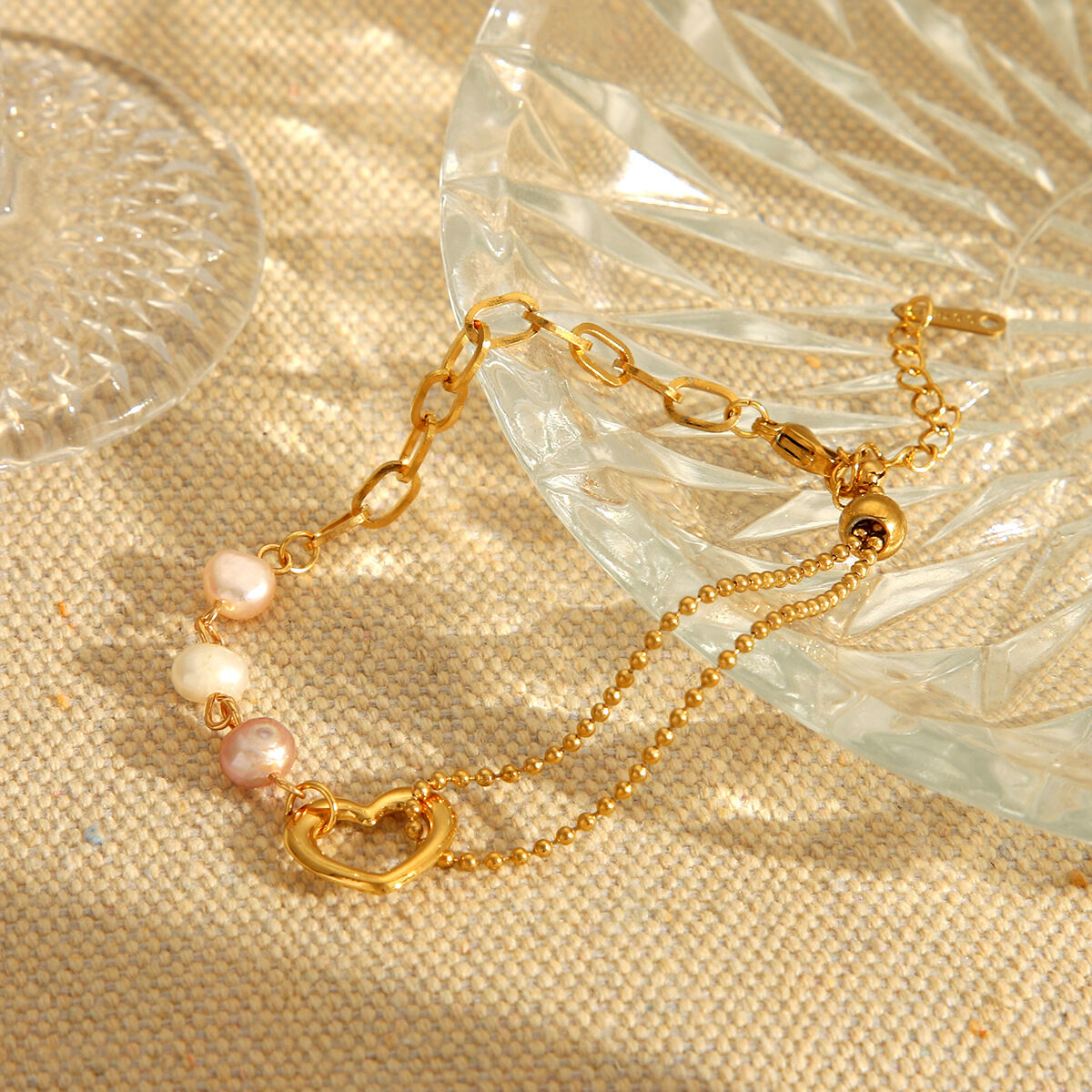 1 Paar Simple Series Sweet Heart Edelstahl wasserdicht goldfarbene Damenarmbänder mit Natursteinkette Bild3