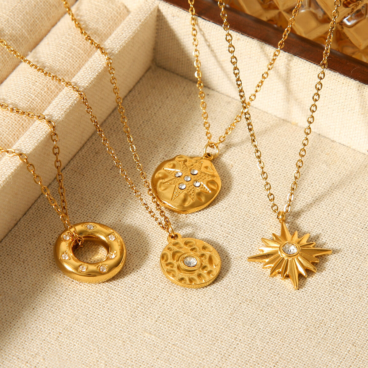 1 Piece Circle Stainless Steel Waterproof Gold Color Zircon Women's Pendant Necklaces 2