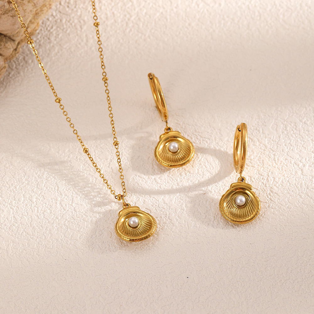 1 Piece Shell Stainless Steel Waterproof Gold Color Pendant Necklace