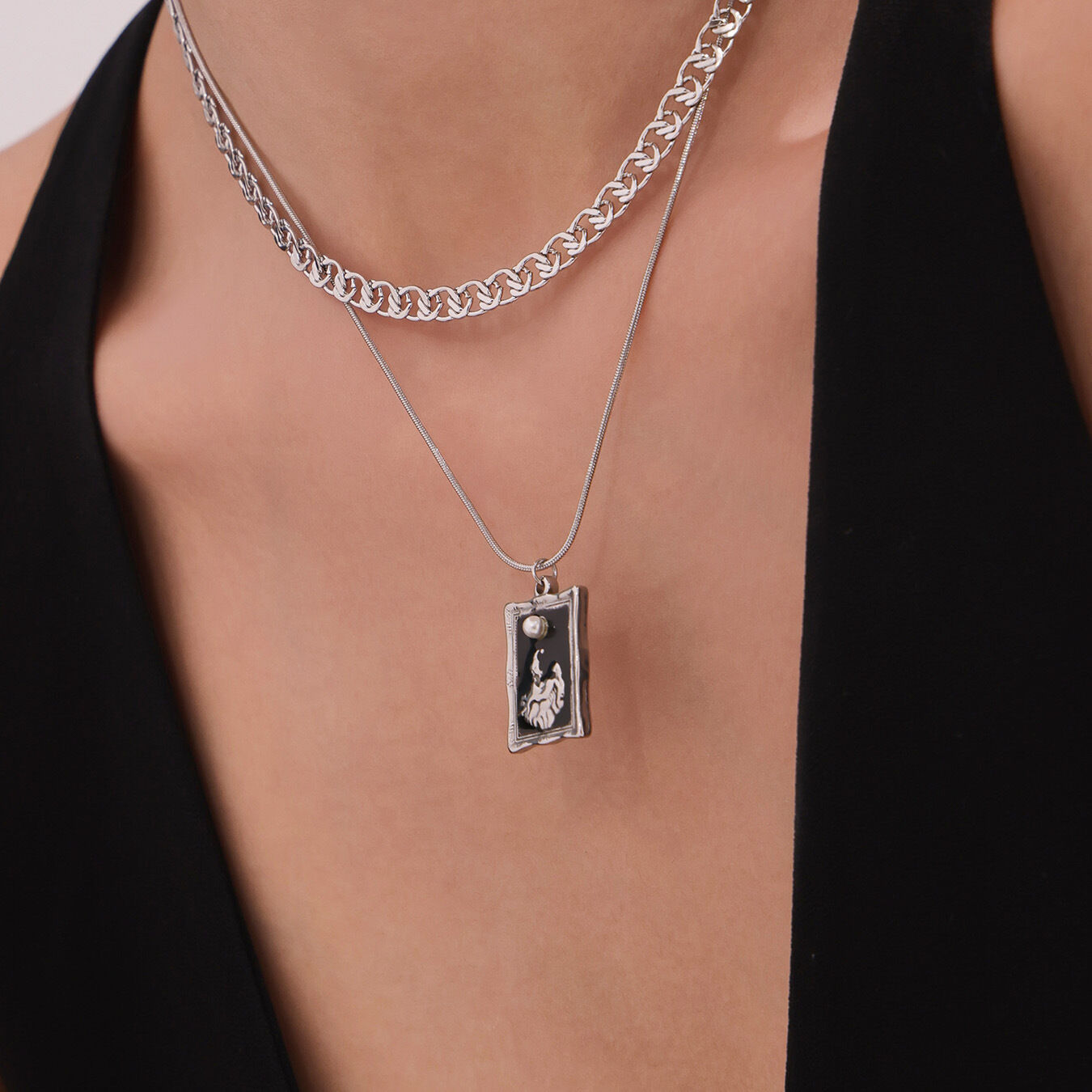 1 Piece Retro Rectangle Stainless Steel Waterproof Gold Color Women's Layered Necklaces Picture5