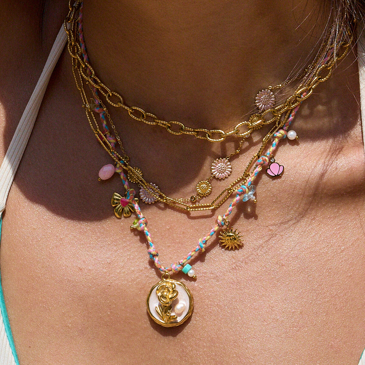 1 Stück mehrfarbige, geflochtene Damenhalskette aus Edelstahl mit Blumenmuster, wasserfest, goldfarben 2