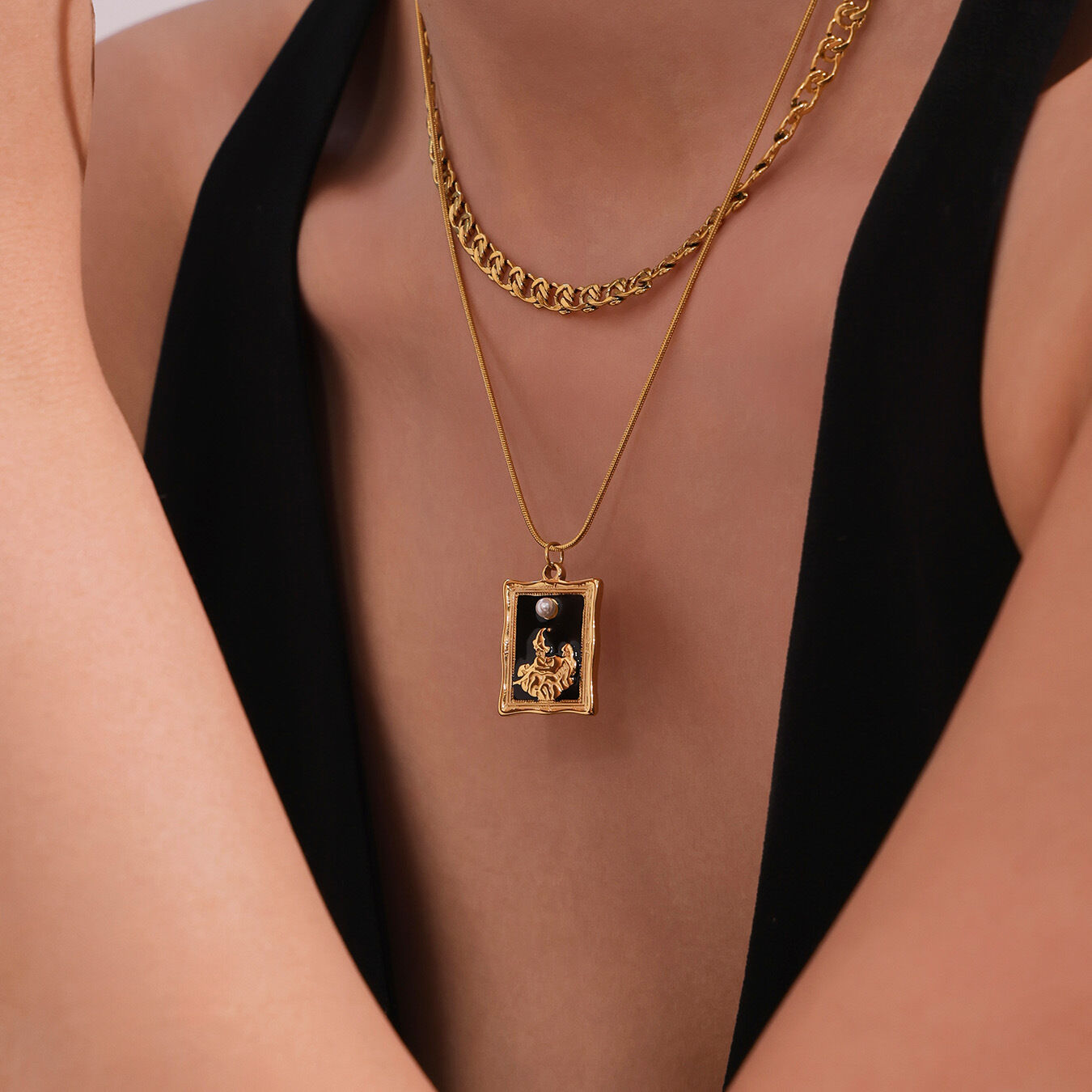 1 Piece Retro Rectangle Stainless Steel Waterproof Gold Color Women's Layered Necklaces Picture4