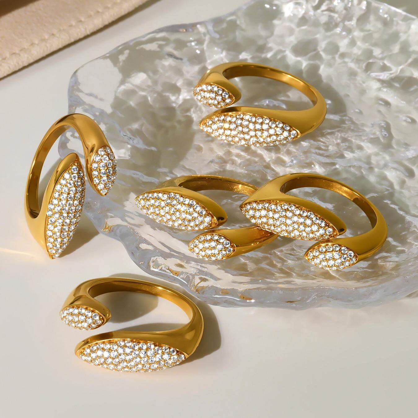 1 Stück luxuriös geformter, wasserdichter Damenring aus Edelstahl in Goldfarbe mit Zirkonia h5 Bild7