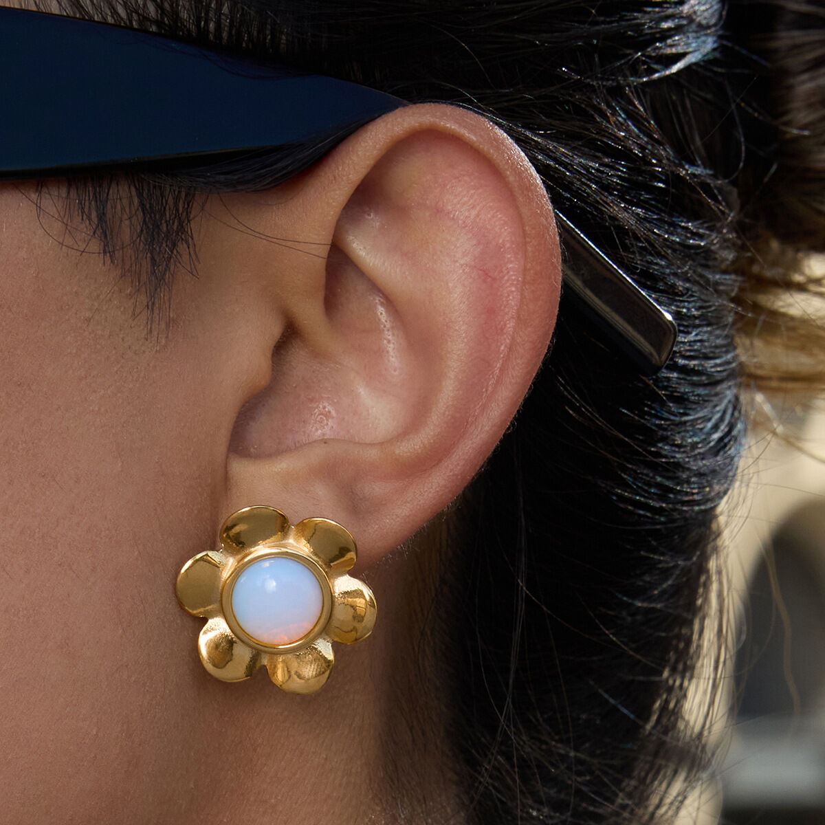 1 Pair Classic Opal Flower Stainless Steel Waterproof Gold Color Women's Stud Earrings